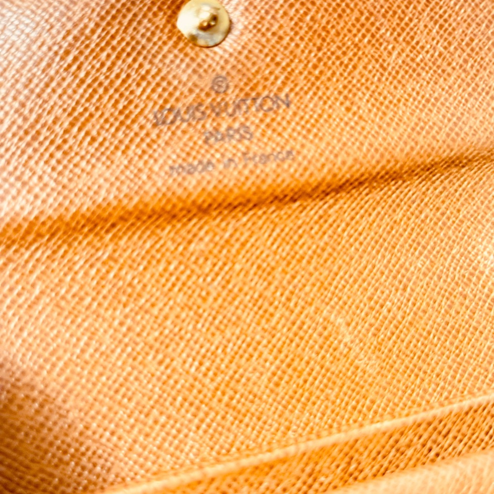 Louis Vuitton Monogram passport Wallet - Picture 9 of 15